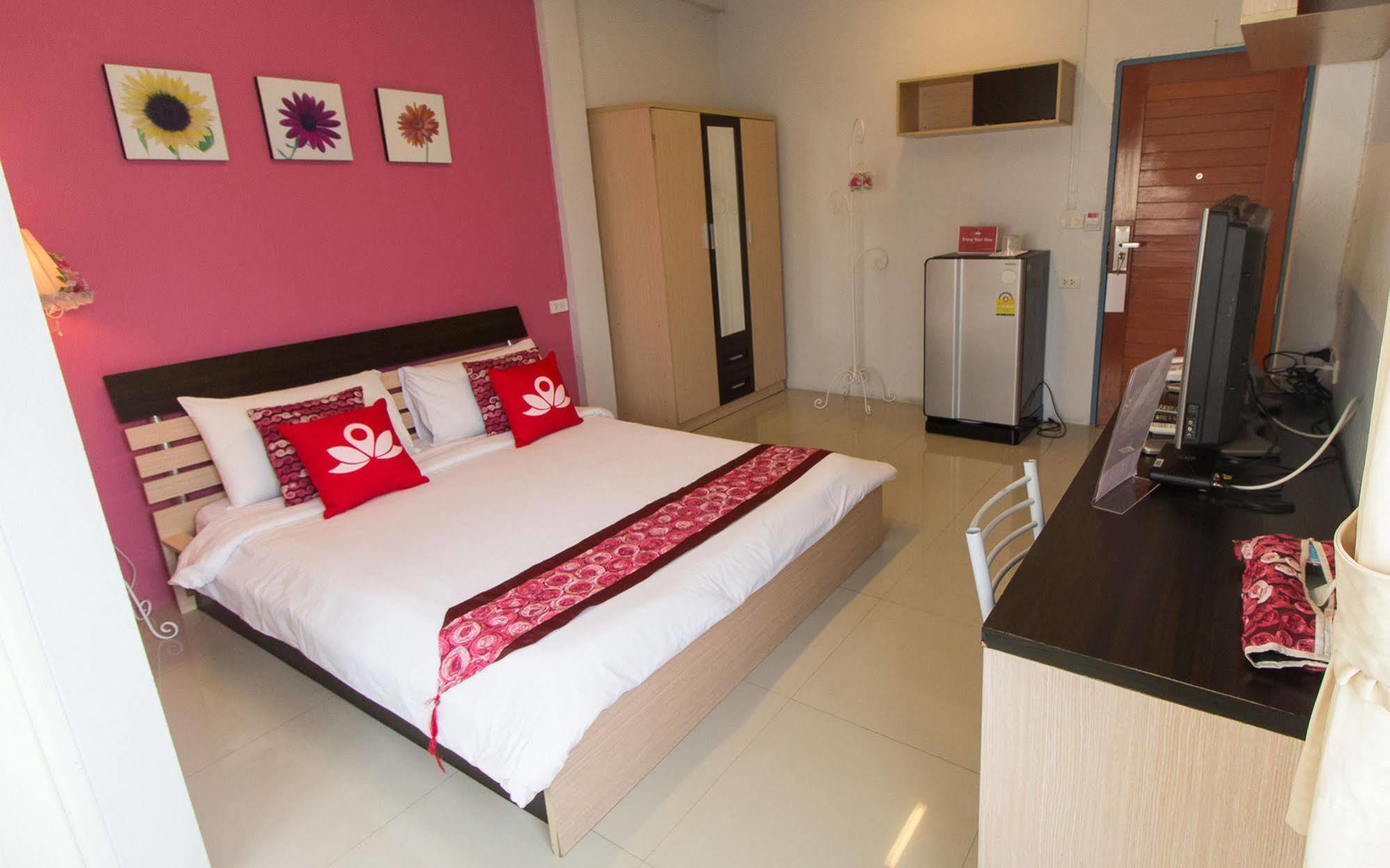 Zen Rooms Damrongrak Road Bangkok Exterior photo